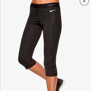 Nike Pro hypercool capri legging